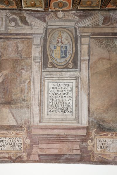 Il cartiglio separato con lo stemma degli Alvarez de Castro